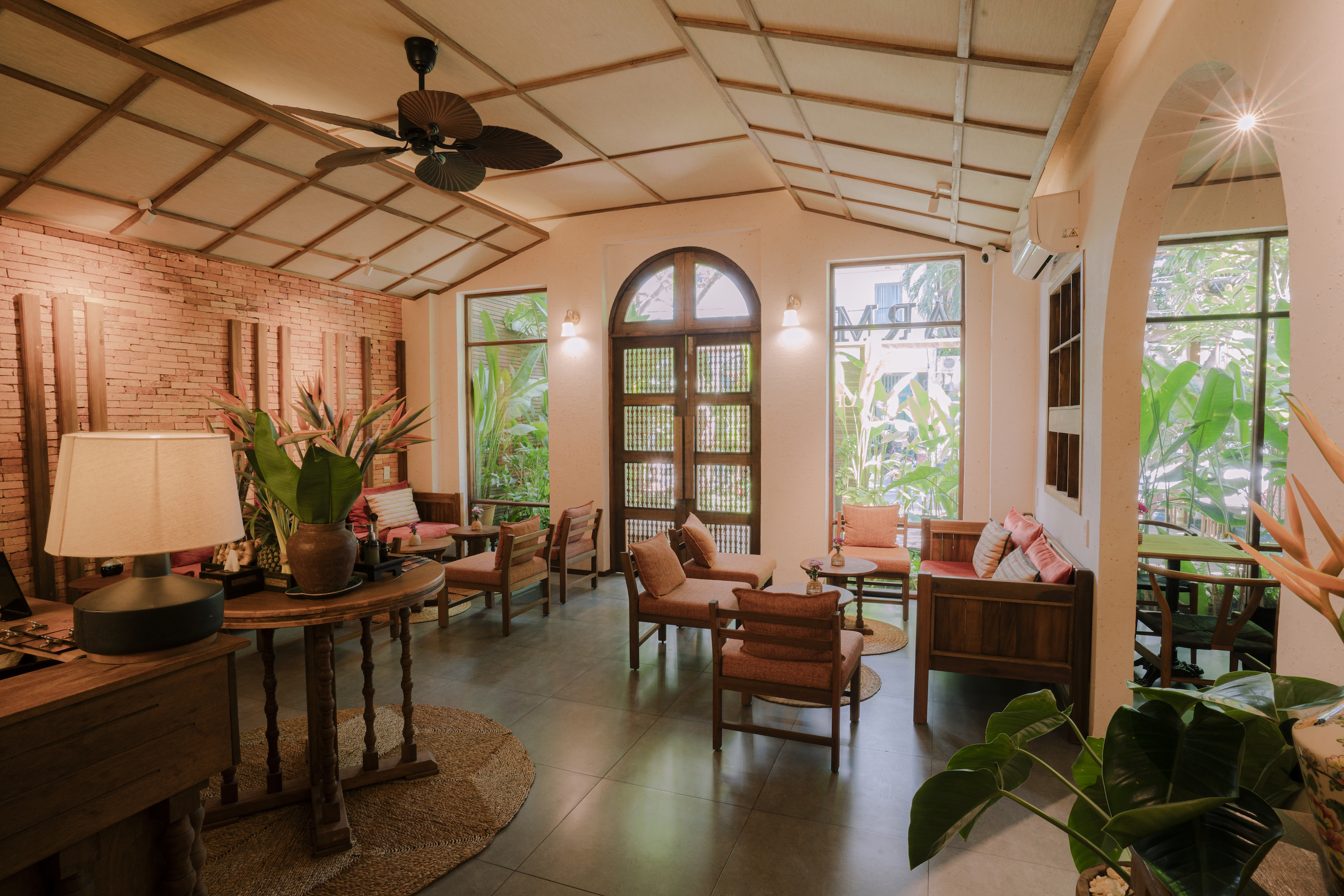 Phòng trị liệu massage đá nóng tại Charm Spa Garden Quận 1